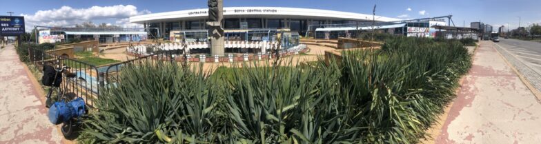 Europareis 55 – april 2026 – scene 6